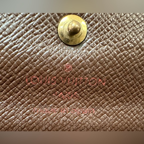 Authentic Louis Vuitton Damier Ebene Sarah wallet from 2005 in used condition. - Picture 3 of 15
